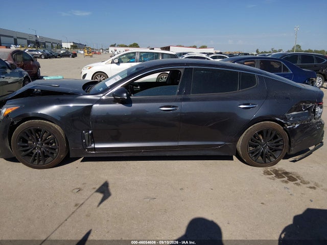 2019 KIA STINGER 14