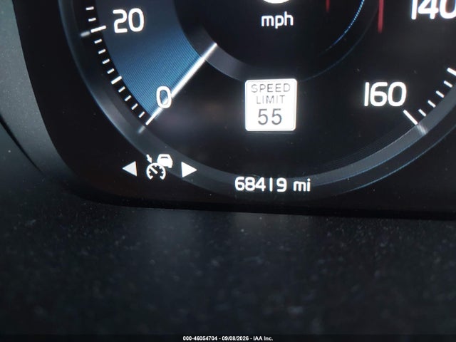 2017 VOLVO XC90 HYBRID T8 R-DESIGN 16