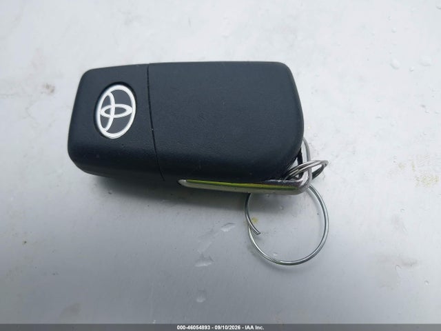 2021 TOYOTA CAMRY SE 11