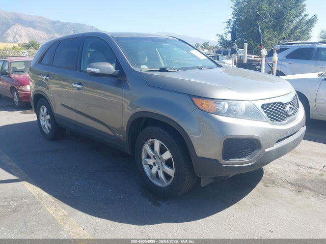 2013 KIA SORENTO LX