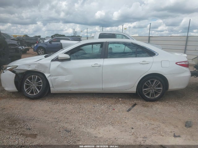 2017 TOYOTA CAMRY SE 14
