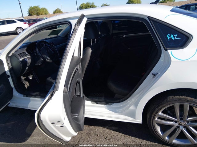 2018 VOLKSWAGEN PASSAT 2.0T R-LINE/2.0T S 8