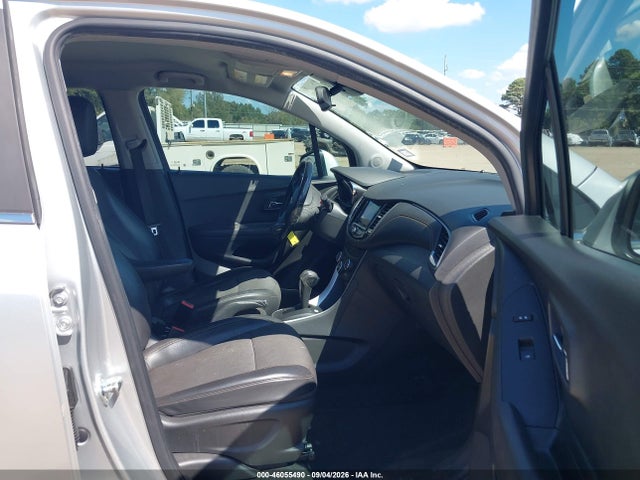 2019 CHEVROLET TRAX LT 5