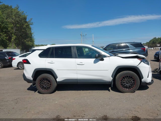 2022 TOYOTA RAV4 LE 13