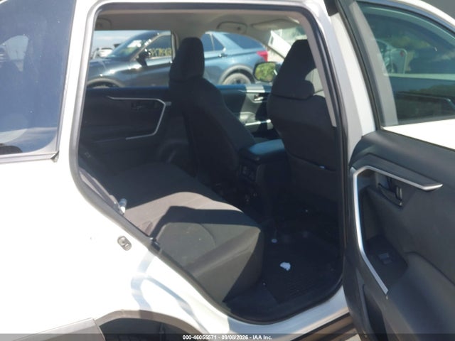2022 TOYOTA RAV4 LE 8