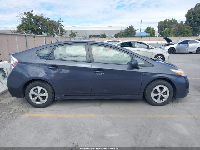 2012 Toyota PRIUS FOUR 缩略图 13