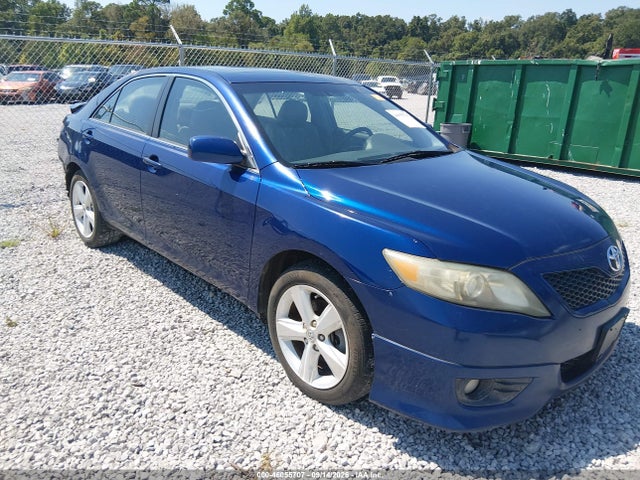 2011 TOYOTA CAMRY SE