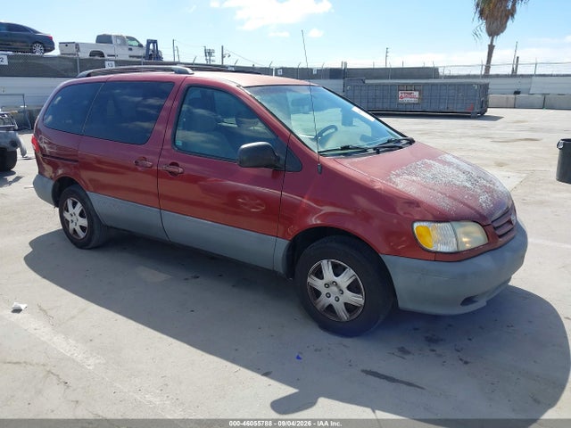 2002 TOYOTA SIENNA CE