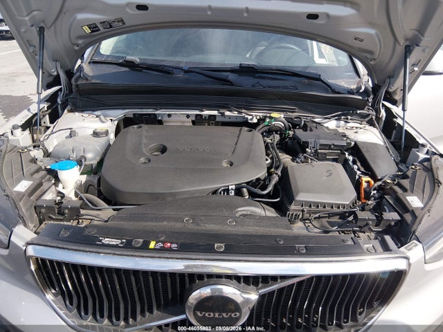 2023 VOLVO XC40 B5 CORE 10