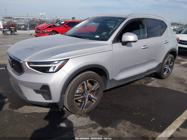 2023 VOLVO XC40 B5 CORE 2