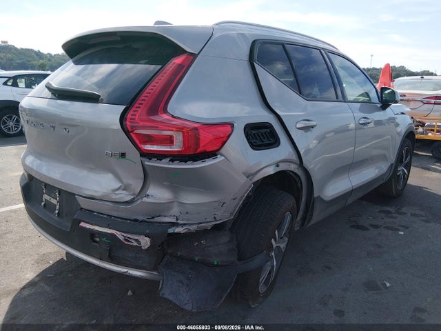 2023 VOLVO XC40 B5 CORE 6