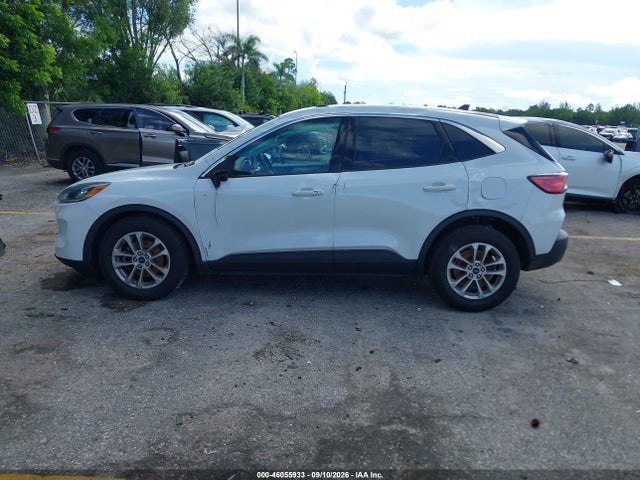 2022 FORD ESCAPE SE 14