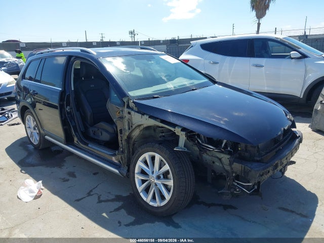 2017 VOLKSWAGEN GOLF TSI SE