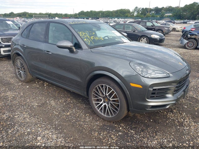 2021 PORSCHE CAYENNE 