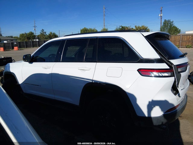 2022 JEEP GRAND CHEROKEE LIMITED 4X4 15
