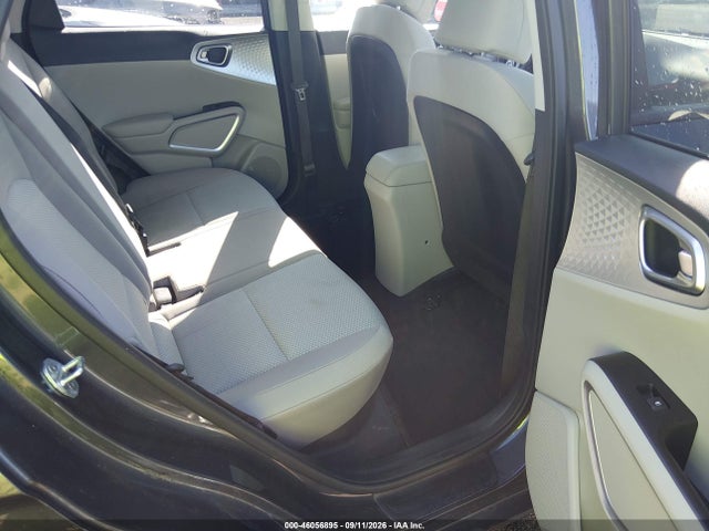 2022 KIA SOUL LX 8