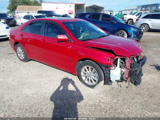 2011 TOYOTA CAMRY XLE V6
