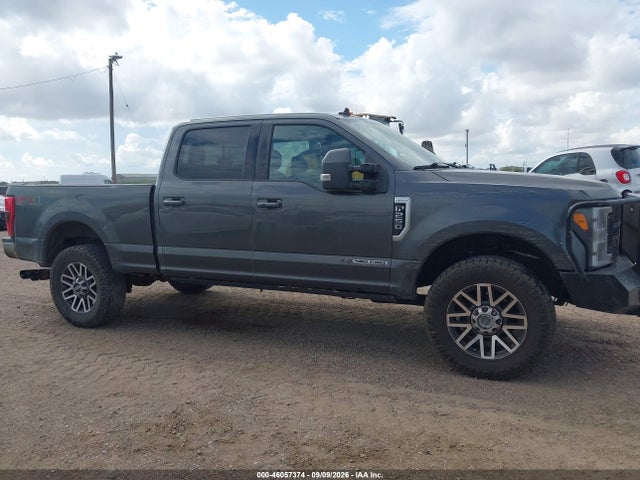 2019 FORD F-250 LARIAT 13