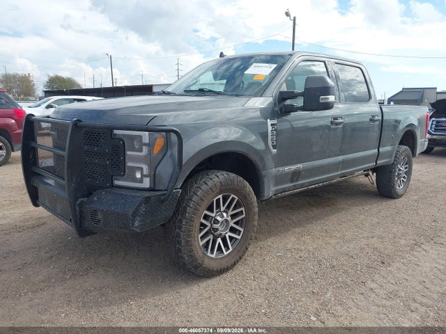 2019 FORD F-250 LARIAT 2