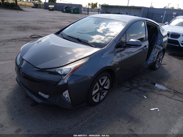 صورة 2 لـ 2016 Toyota PRIUS THREE TOURING