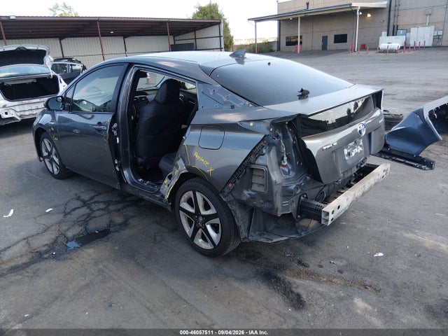 صورة 3 لـ 2016 Toyota PRIUS THREE TOURING