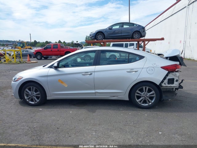 2017 HYUNDAI ELANTRA SE 14