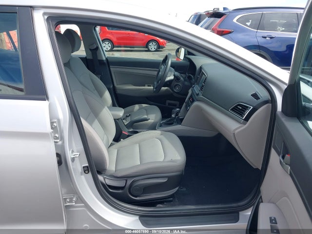 2017 HYUNDAI ELANTRA SE 5