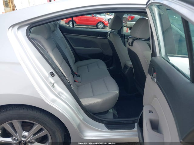 2017 HYUNDAI ELANTRA SE 8