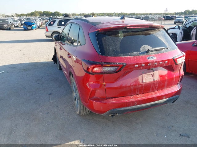 2023 FORD ESCAPE ST-LINE 3