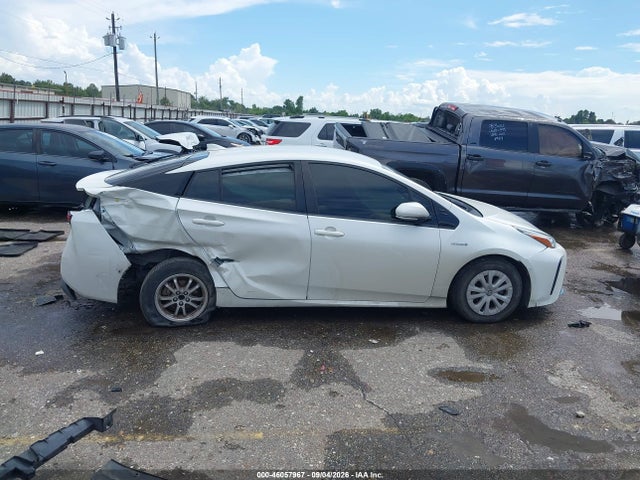 2019 TOYOTA PRIUS LE 13