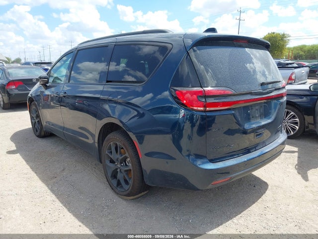 2023 CHRYSLER PACIFICA LIMITED AWD 3
