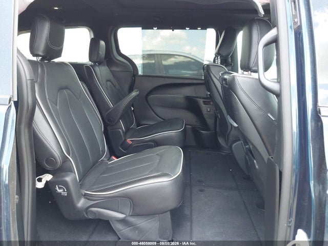 2023 CHRYSLER PACIFICA LIMITED AWD 8