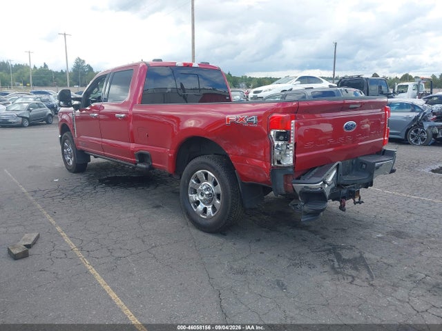 2023 FORD F-350 LARIAT 3