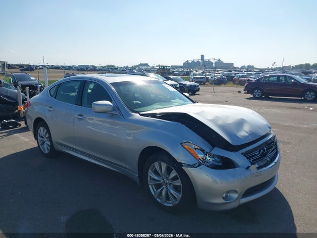 2011 INFINITI M37 