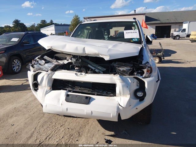 2021 TOYOTA 4RUNNER SR5 6