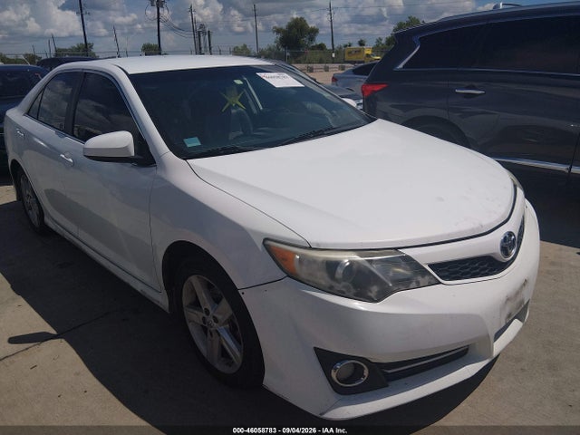 2012 TOYOTA CAMRY SE