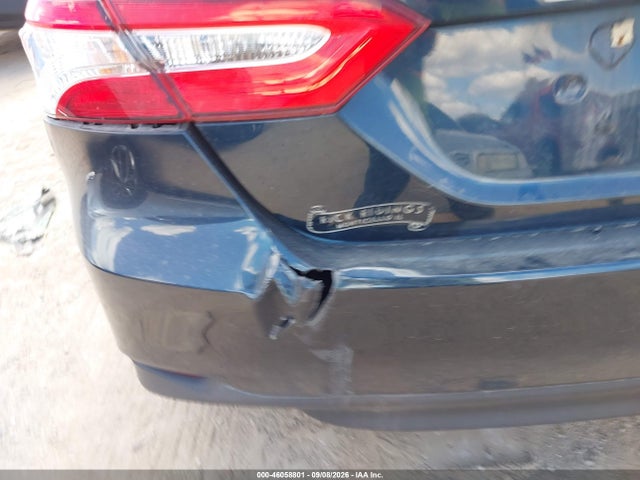 2019 TOYOTA CAMRY LE 19