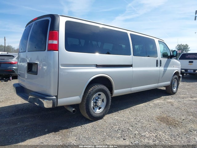 2017 CHEVROLET EXPRESS 3500 LT 4
