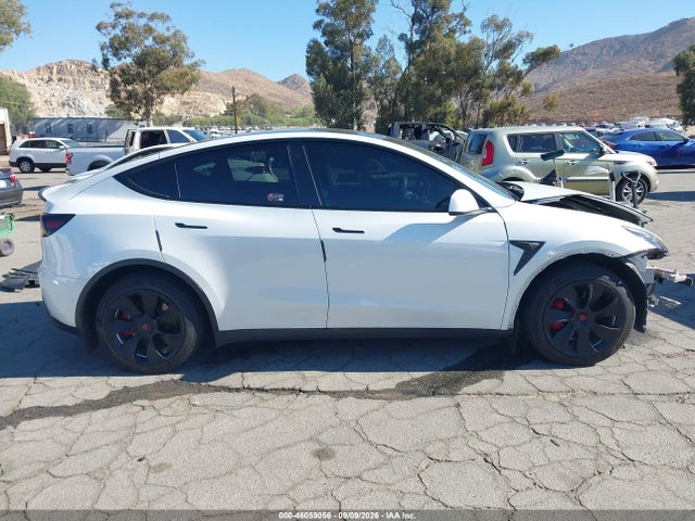 2021 TESLA MODEL Y LONG RANGE DUAL MOTOR ALL-WHEEL DRIVE 13