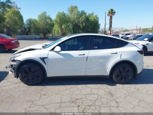 2021 TESLA MODEL Y LONG RANGE DUAL MOTOR ALL-WHEEL DRIVE 14