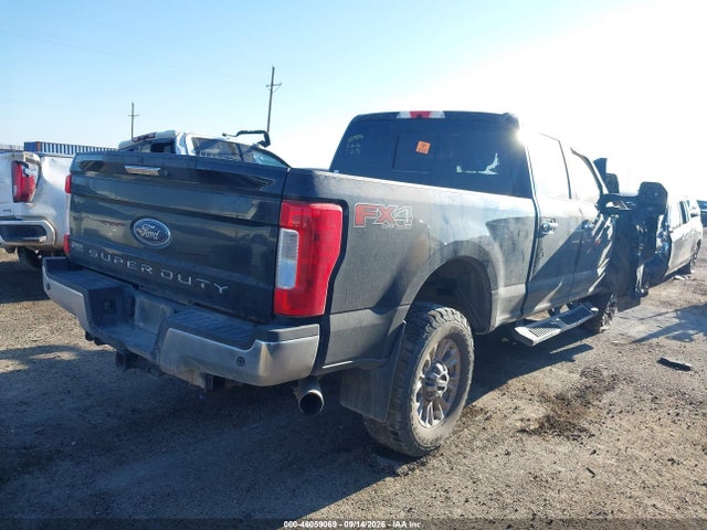 2019 FORD F-250 LARIAT 4