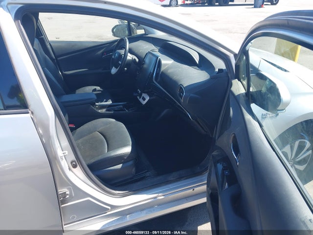 2017 TOYOTA PRIUS PRIME PREMIUM 5