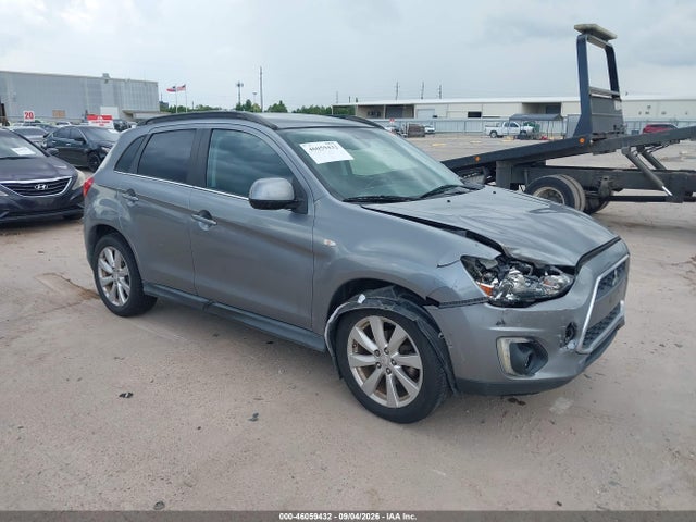 2015 MITSUBISHI OUTLANDER SE