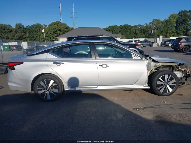 2021 NISSAN ALTIMA SV FWD 13