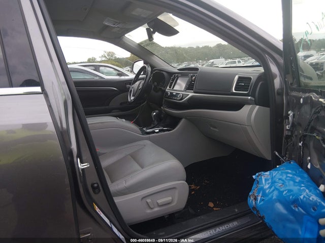 2017 TOYOTA HIGHLANDER LIMITED 5