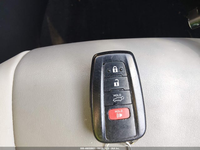 2021 TOYOTA RAV4 HYBRID XLE PREMIUM 11