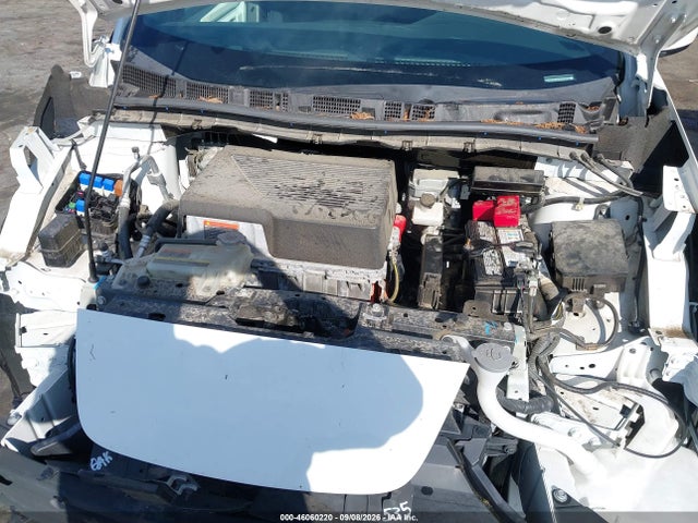 2022 NISSAN LEAF S 10