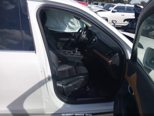 2022 VOLVO XC90 T6 MOMENTUM 7 PASSENGER 5