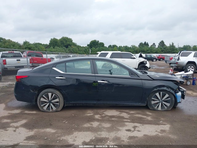 2022 NISSAN ALTIMA SV FWD 13