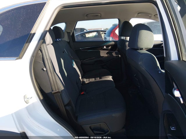 2019 KIA SORENTO 2.4L LX 8